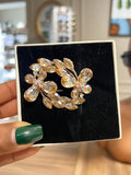 Brooch 5985