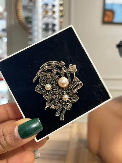 Brooch 5958
