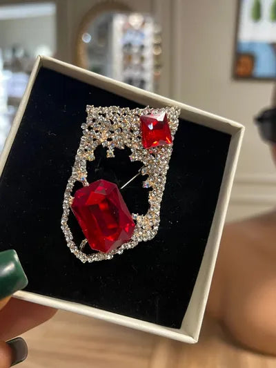 Brooch 5979